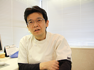 ――歯科医療の中でもインプラント治療を専門とされた理由は？