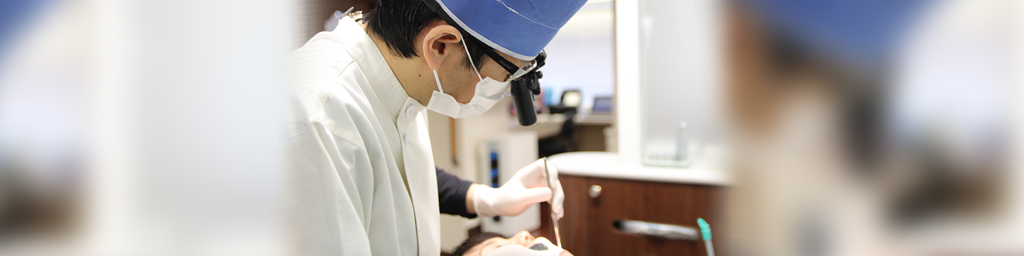 歯科医師が認める納得の技術出張オペや講演会、セミナーでインプラント治療を指導。